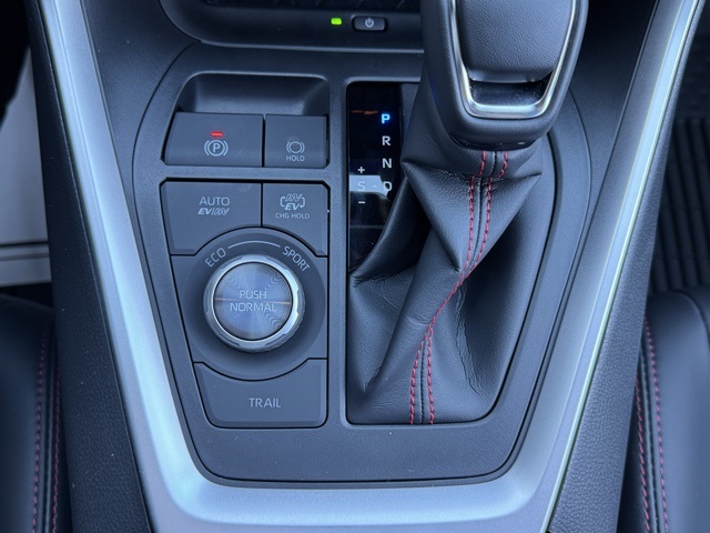 2025 Toyota RAV4 Hybrid XSE photo 28