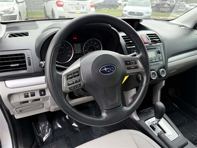 2014 Subaru Forester 2.5i photo 2
