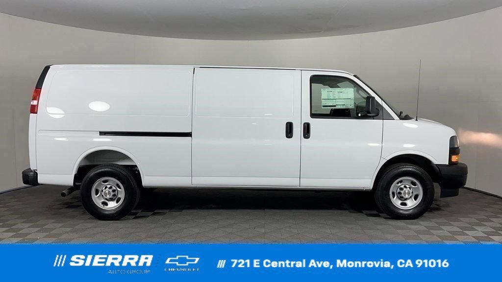 2025 Chevrolet Express Cargo Work Van's photo