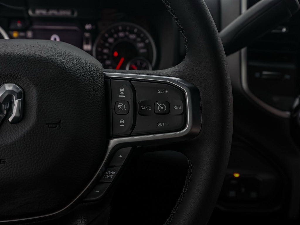 New 2026 Bright White Clear-Coat Exterior Paint RAM Big Horn Night Edition image 25