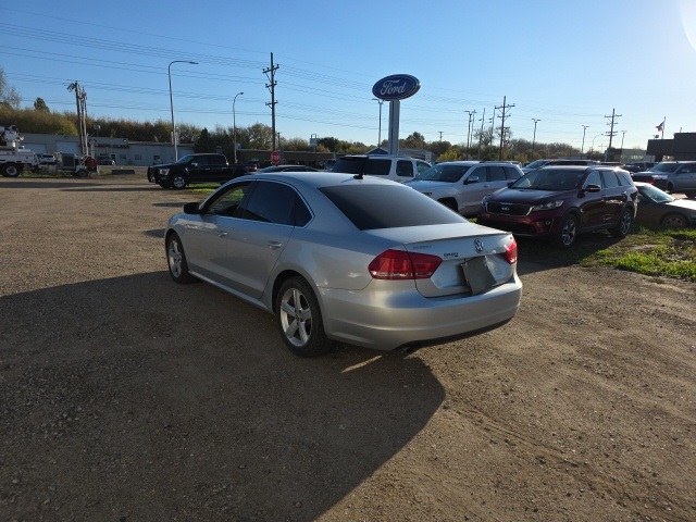2015 Volkswagen Passat Limited photo 3