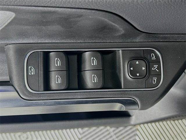 2026 Mercedes Benz GLB 250 photo 17