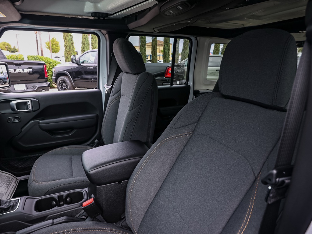 New 2026 Bright White Clear-Coat Exterior Paint Jeep Sport S image 14