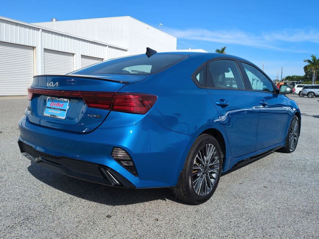 2023 Kia Forte GT-Line photo 4