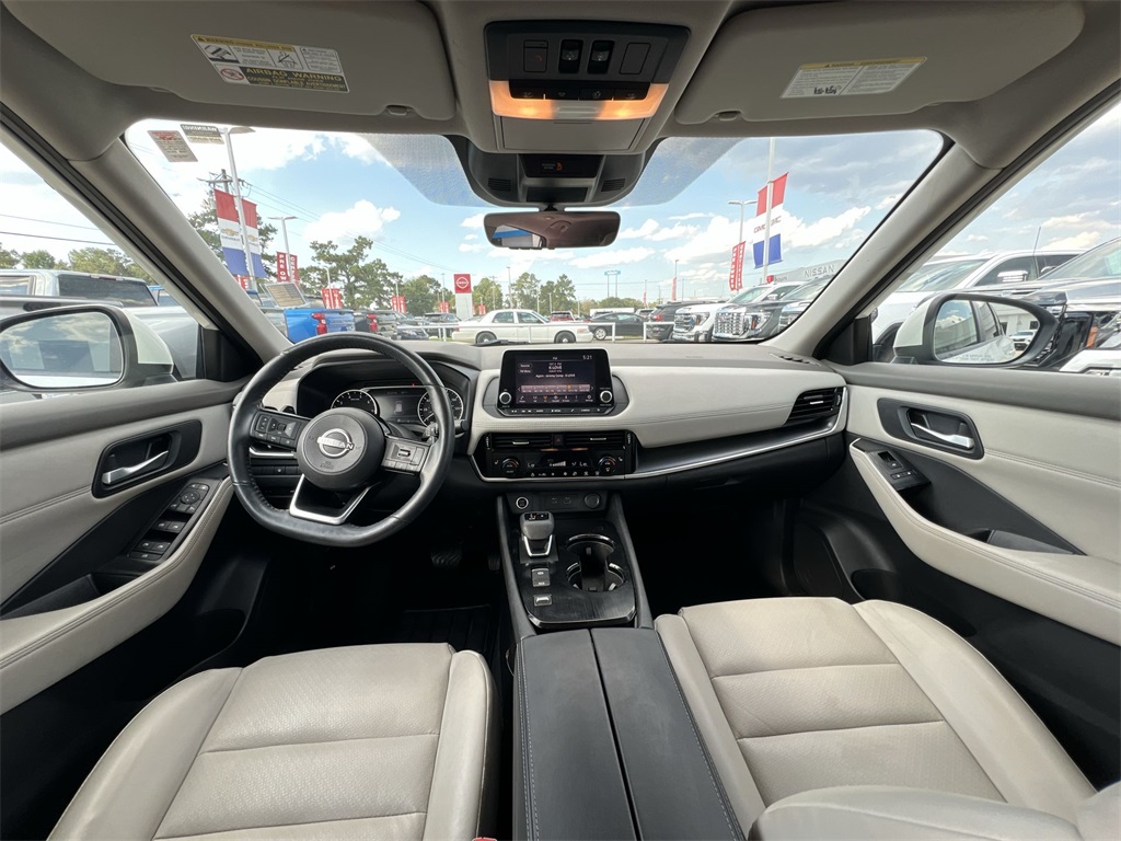 2022 Nissan Rogue SV photo 22