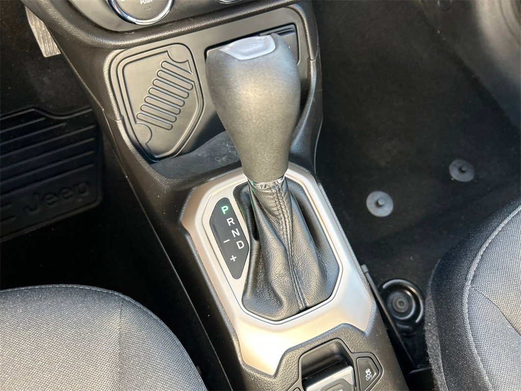 2017 Jeep Renegade Sport photo 23