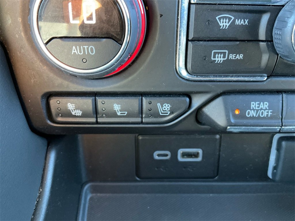2023 Chevrolet Suburban Premier photo 21