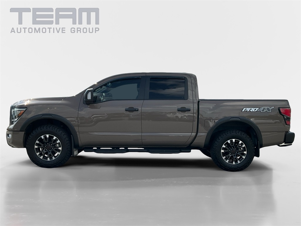 2023 Nissan Titan PRO-4X photo 4
