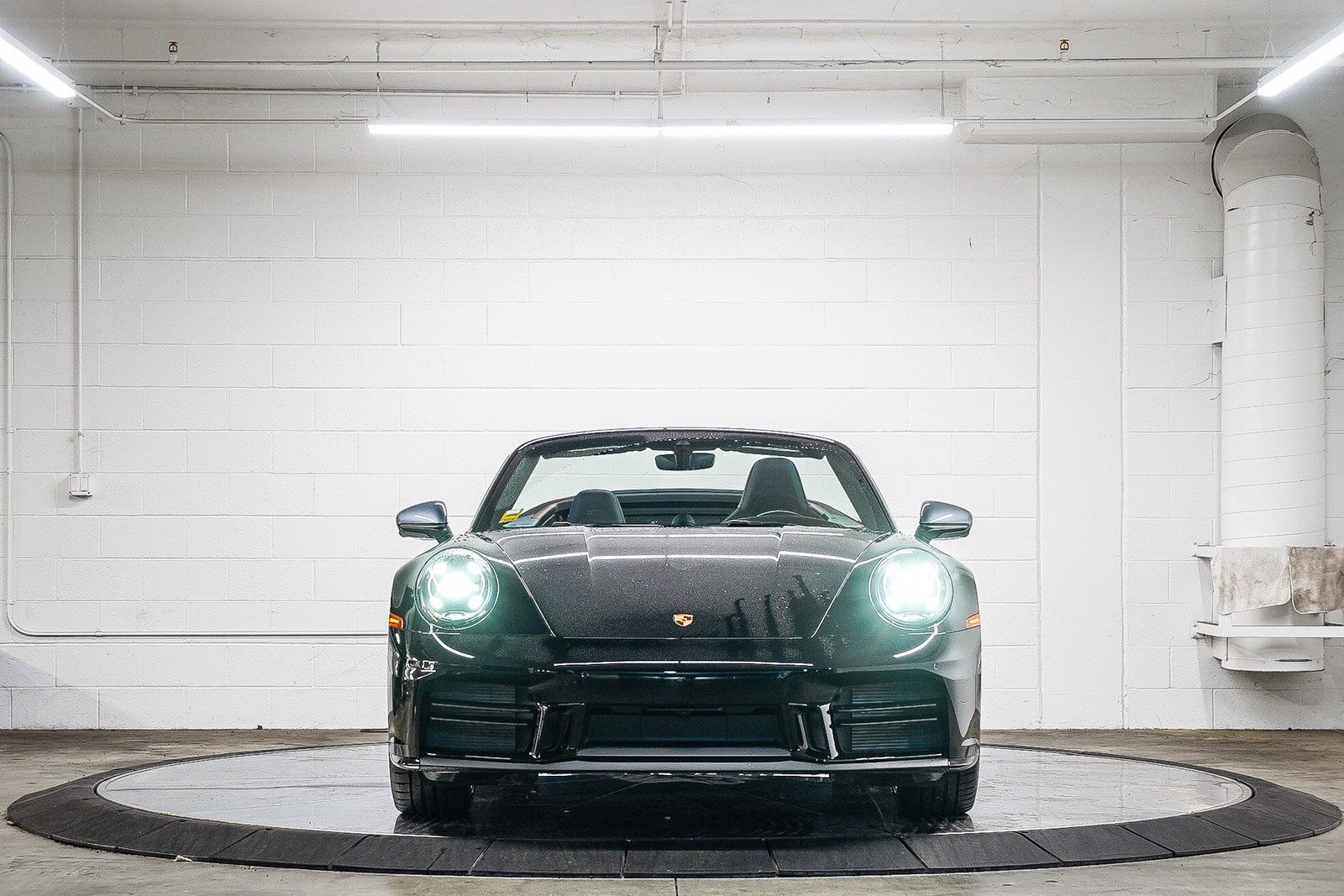 2025 Porsche 911 Black Edition photo 2