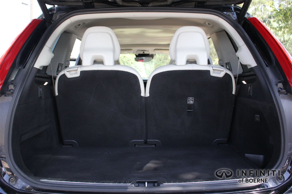 2022 Volvo XC90 Momentum photo 23