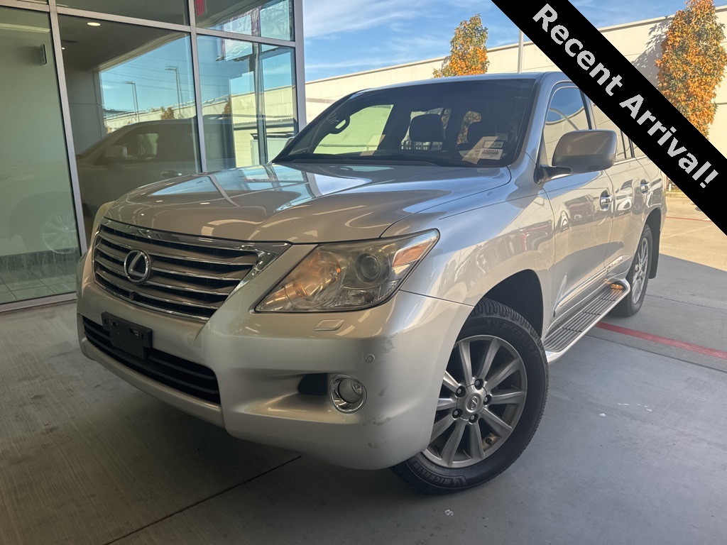 2011 Lexus LX 570's photo
