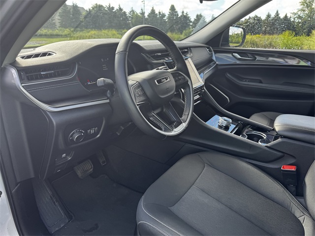 2022 Jeep Grand Cherokee Laredo photo 24