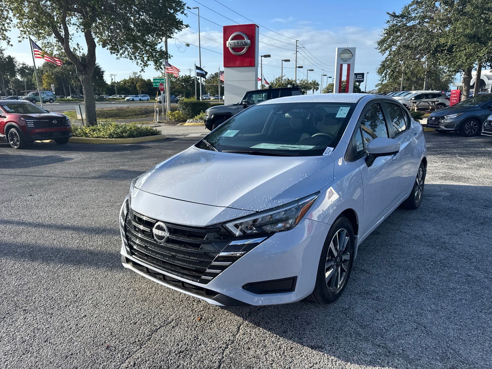2025 Nissan Versa 1.6 SV photo 2