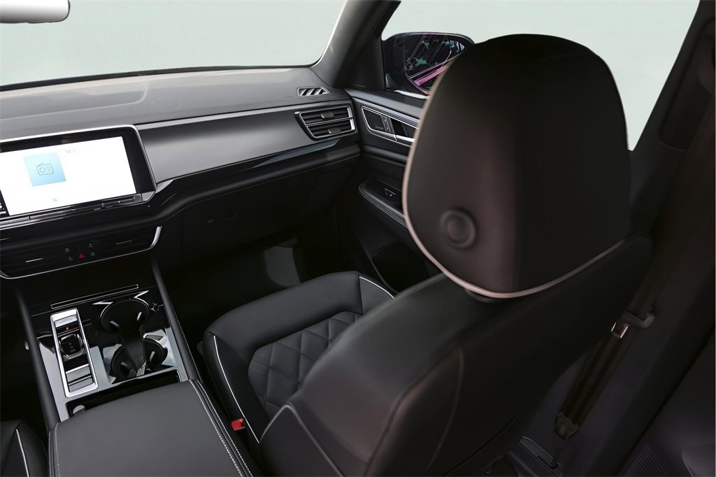 2025 Volkswagen Atlas Cross Sport SEL Premium R-Line photo 28