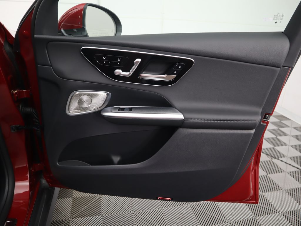 2026 Mercedes Benz GLC 300 photo 26