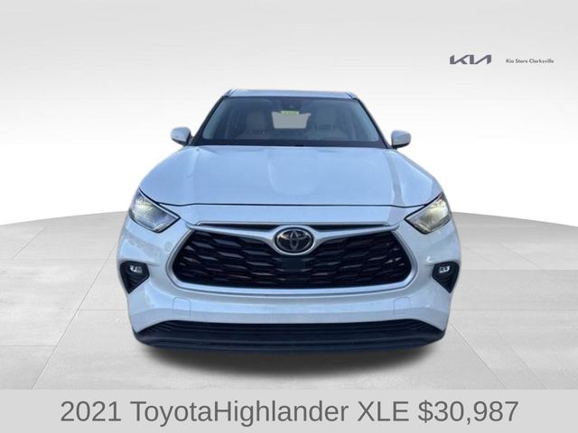 2021 Toyota Highlander XLE photo 2