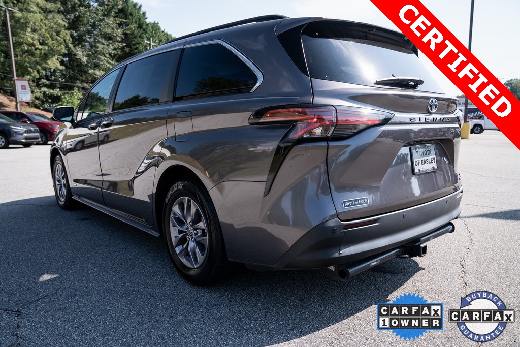 2021 Toyota Sienna XLE photo 5