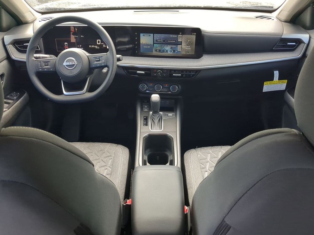 2025 Nissan Kicks SV photo 14
