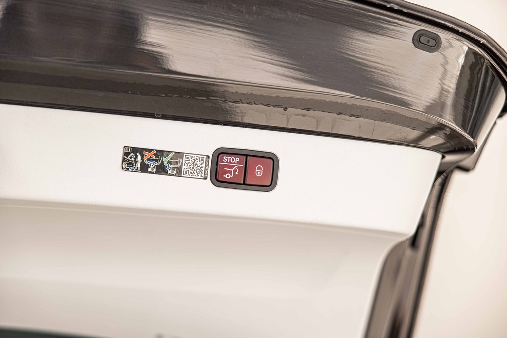 2023 MERCEDES-BENZ EQS-CLASS SEDAN - Image 18