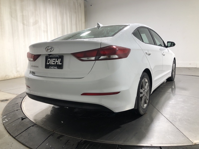 2018 Hyundai Elantra SEL photo 4