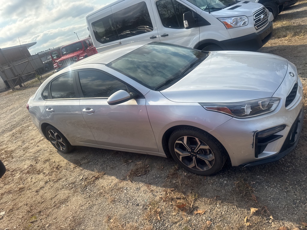 2021 Kia Forte FE LXS photo 3