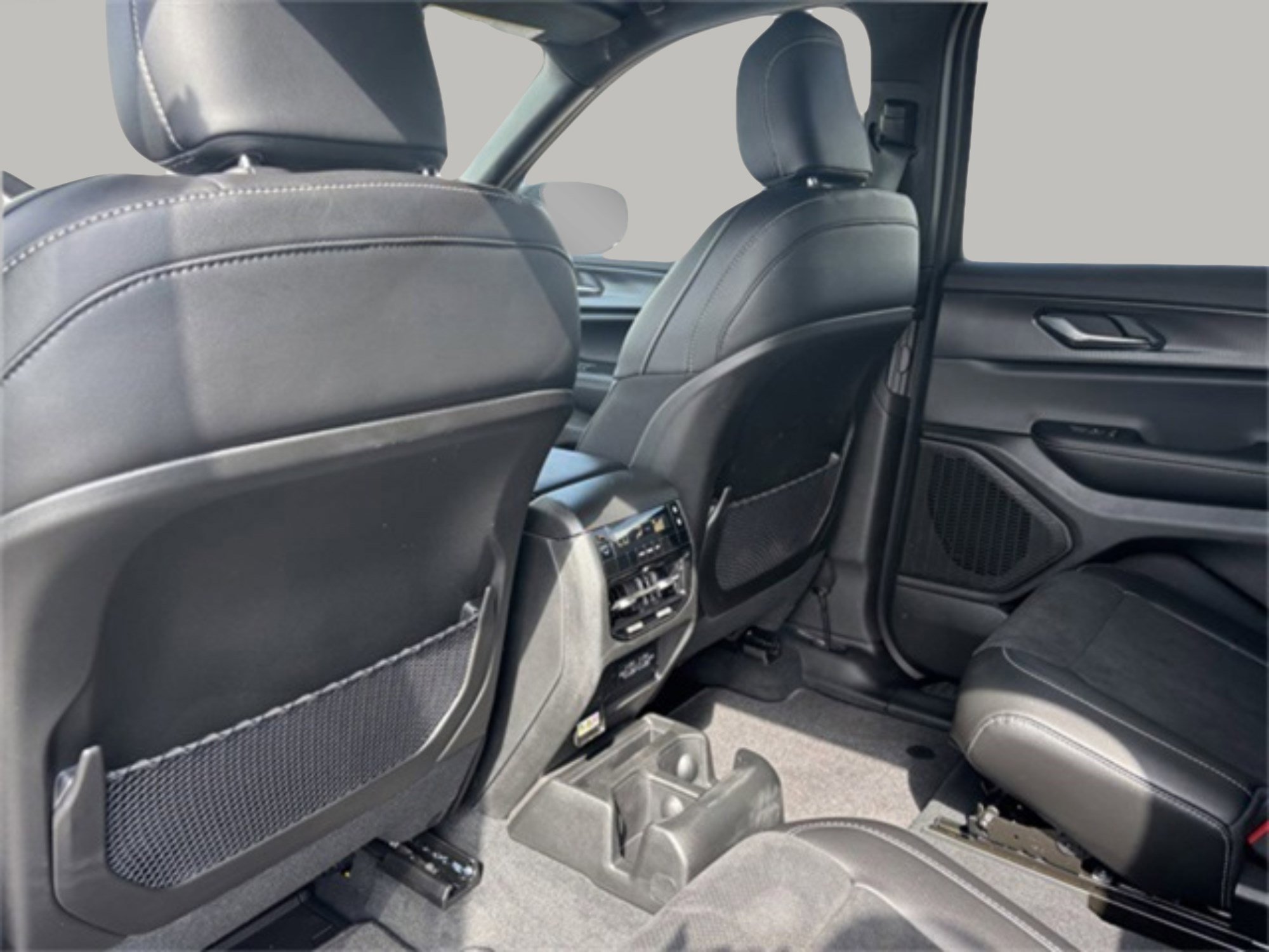 2025 Jeep Grand Cherokee Altitude photo 20
