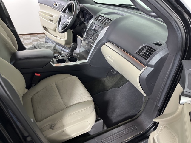 2013 Ford Explorer Base photo 17
