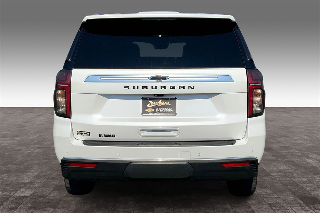 2023 Chevrolet Suburban High Country photo 4