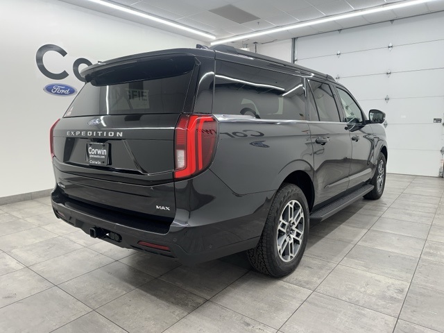 2025 Ford Expedition MAX photo 4