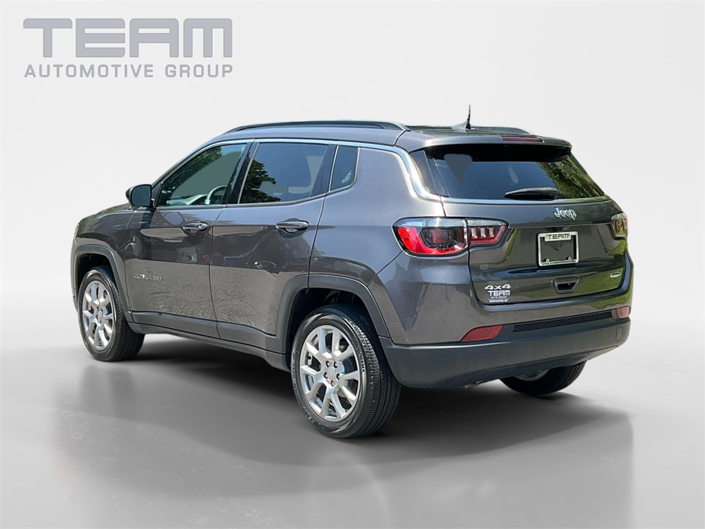 2023 Jeep Compass Latitude Lux photo 5