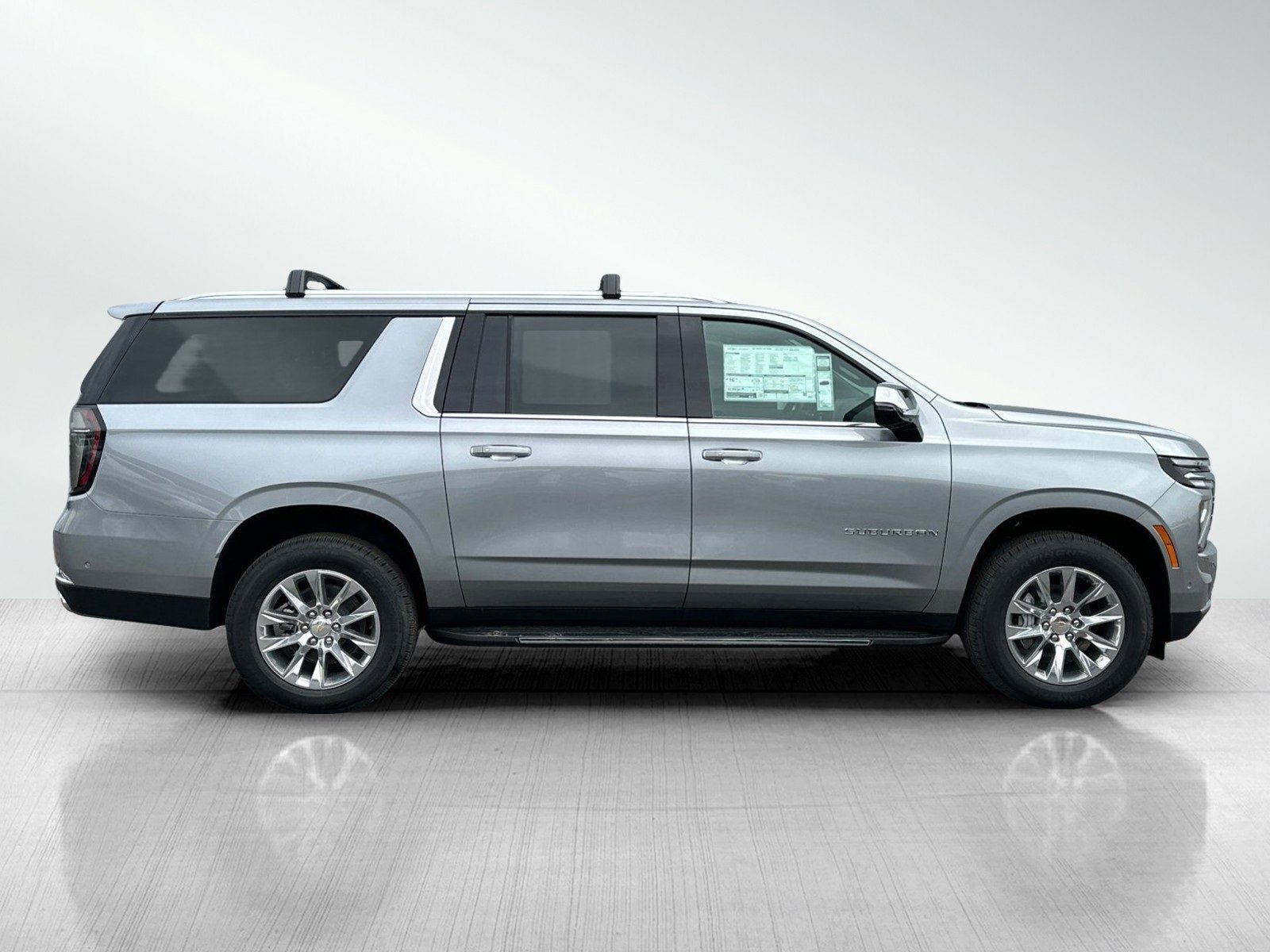 2025 Chevrolet Suburban Premier photo 3