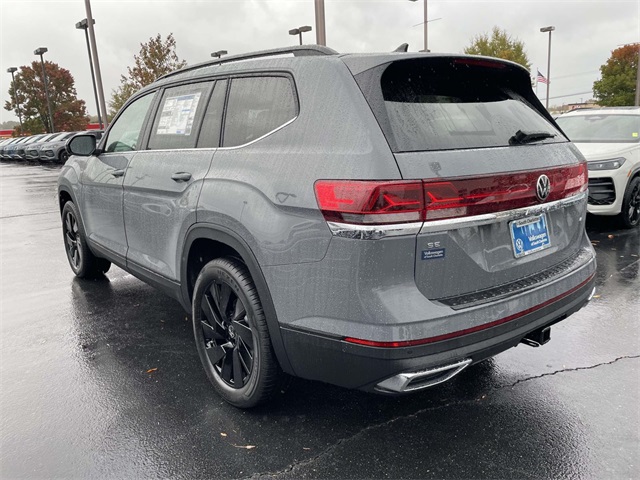 2026 Volkswagen Atlas SE Technology photo 3