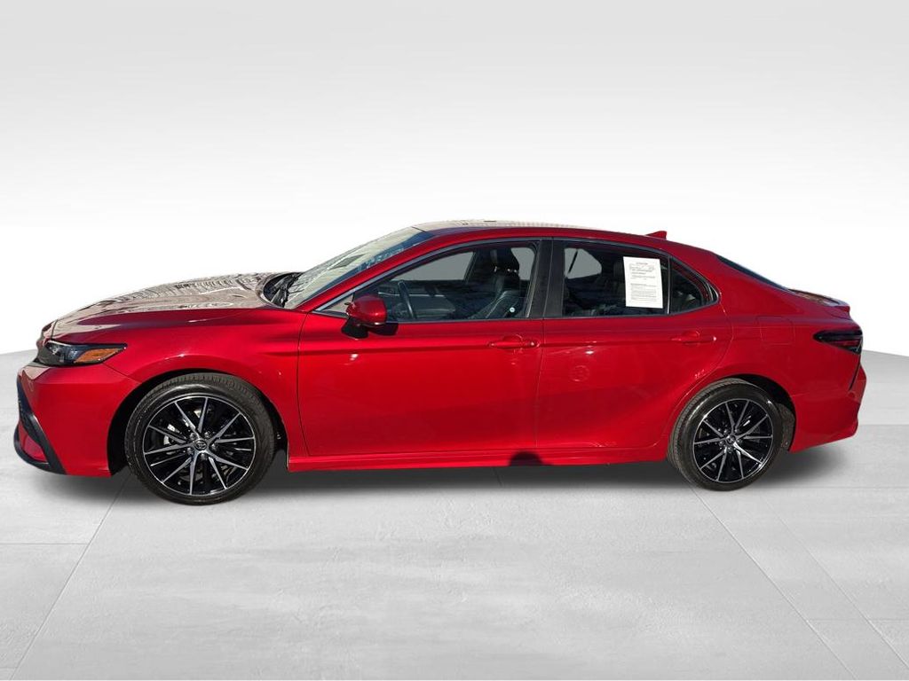 2021 Toyota Camry SE photo 4