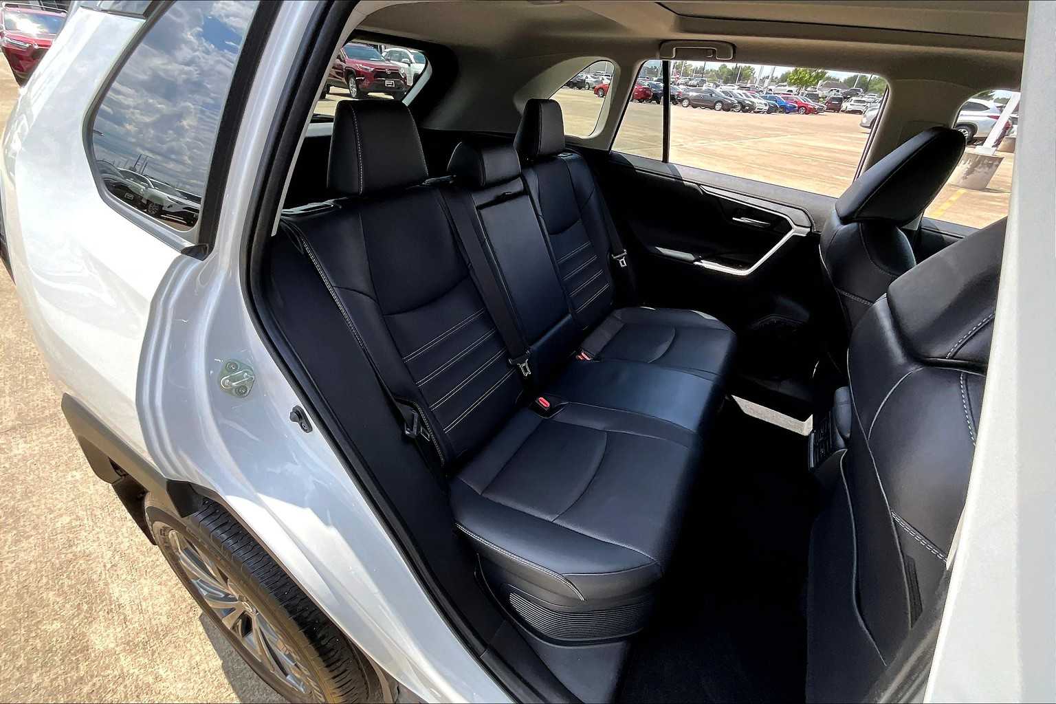 2024 Toyota RAV4 Hybrid Limited photo 19