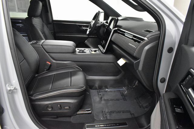 2025 Gmc Sierra EV Denali photo 12