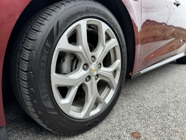 2017 Chevrolet Volt Premier photo 2