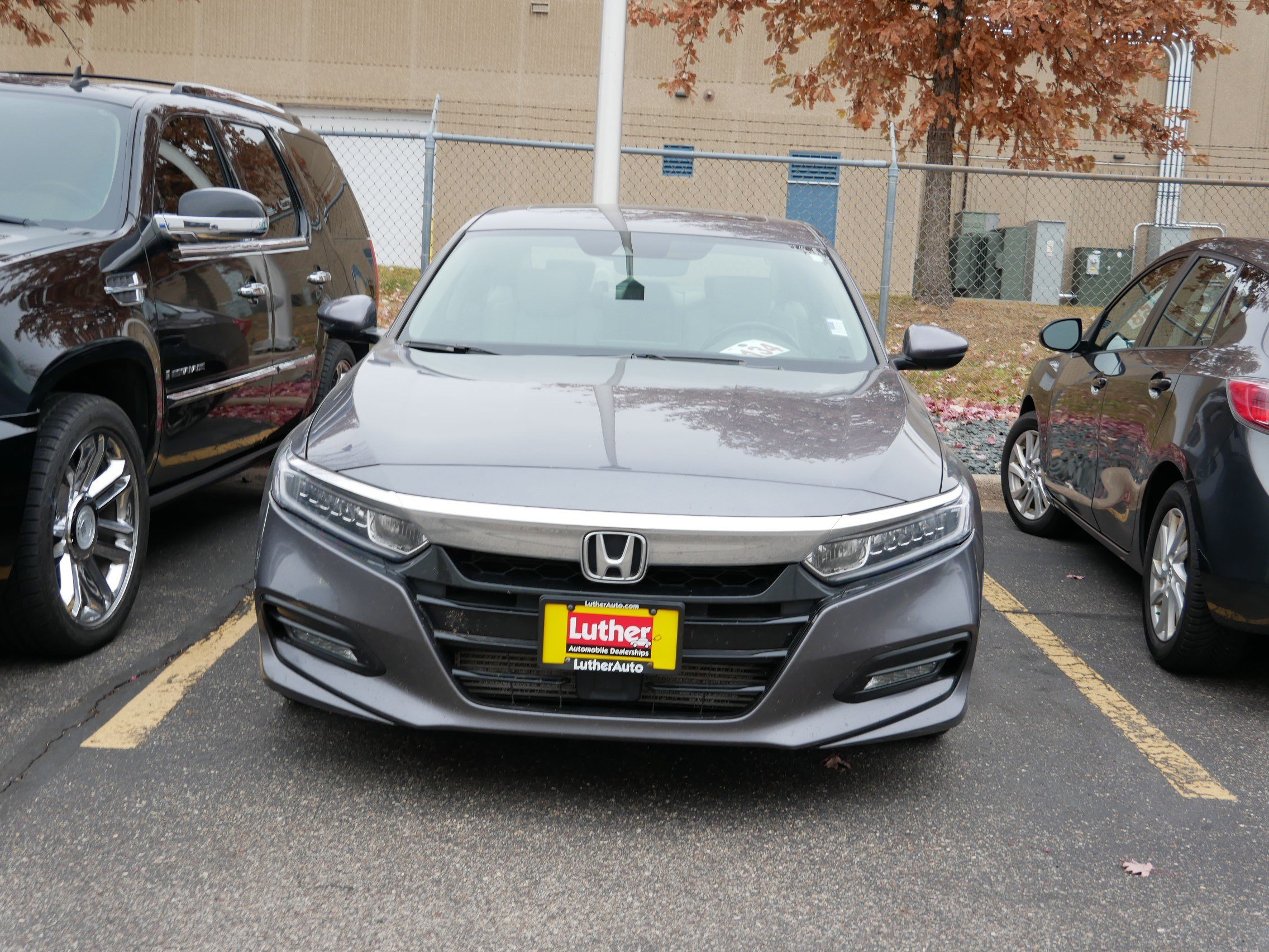 Used 2018 Honda Accord EX-L with VIN 1HGCV1F55JA070341 for sale in Vadnais Heights, Minnesota