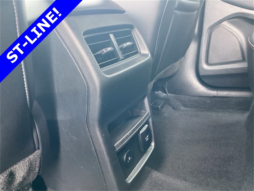 2024 Ford Edge ST photo 24