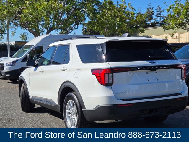 2025 Ford Explorer photo 4