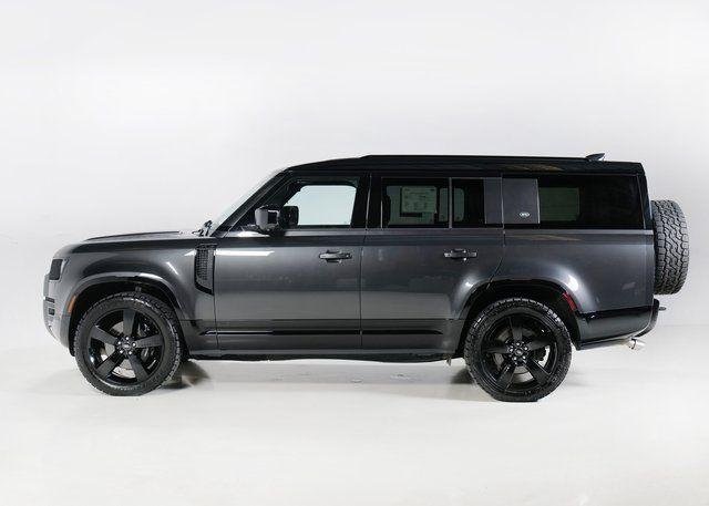 2024 Land Rover Defender 130 V8 photo 3