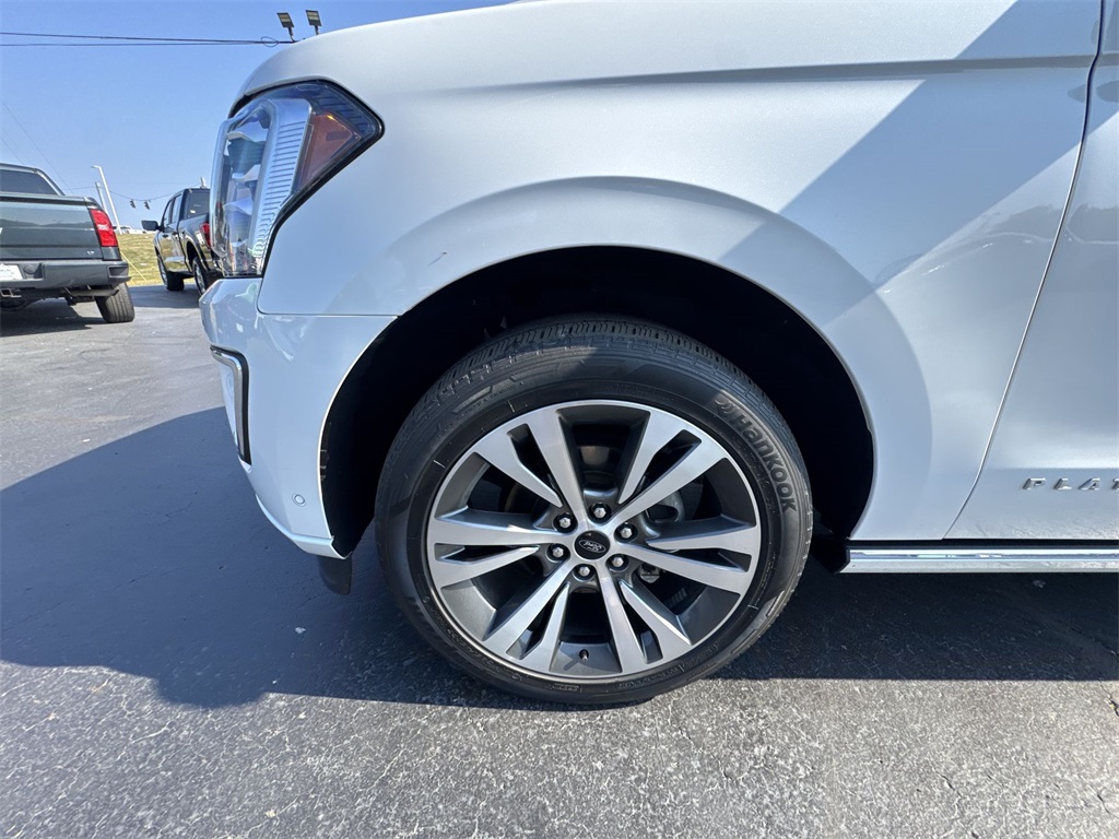 2021 Ford Expedition MAX Platinum photo 10