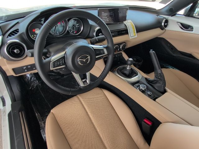 2025 Mazda MX-5 Miata Miata RF Grand Touring photo 11