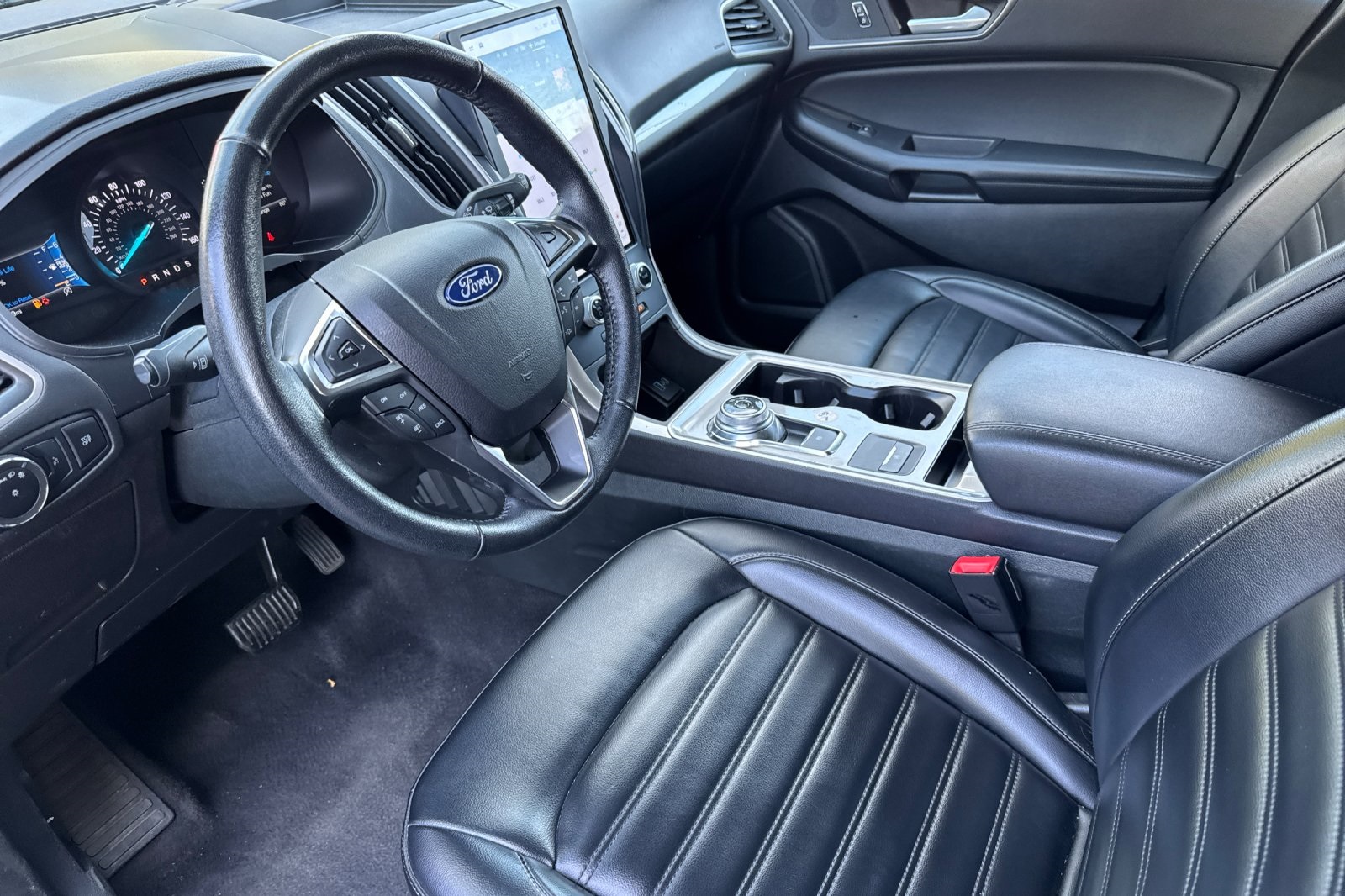 2023 Ford Edge SEL photo 13