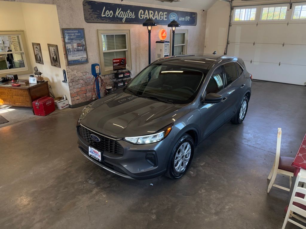 2024 Ford Escape Active photo 2