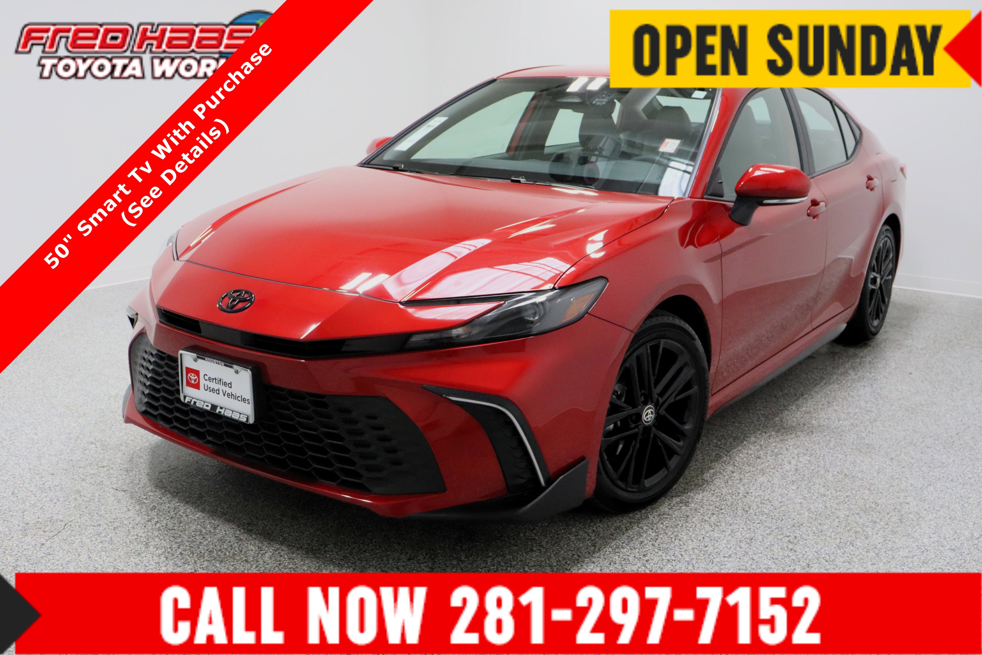 2025 Toyota Camry SE's photo