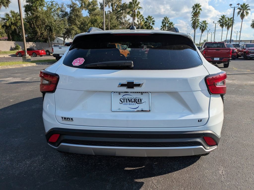 2025 Chevrolet Trax LT photo 4