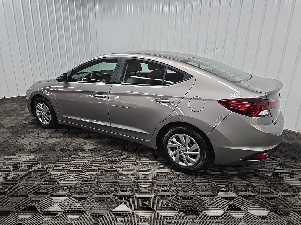 2020 Hyundai Elantra SE photo 4
