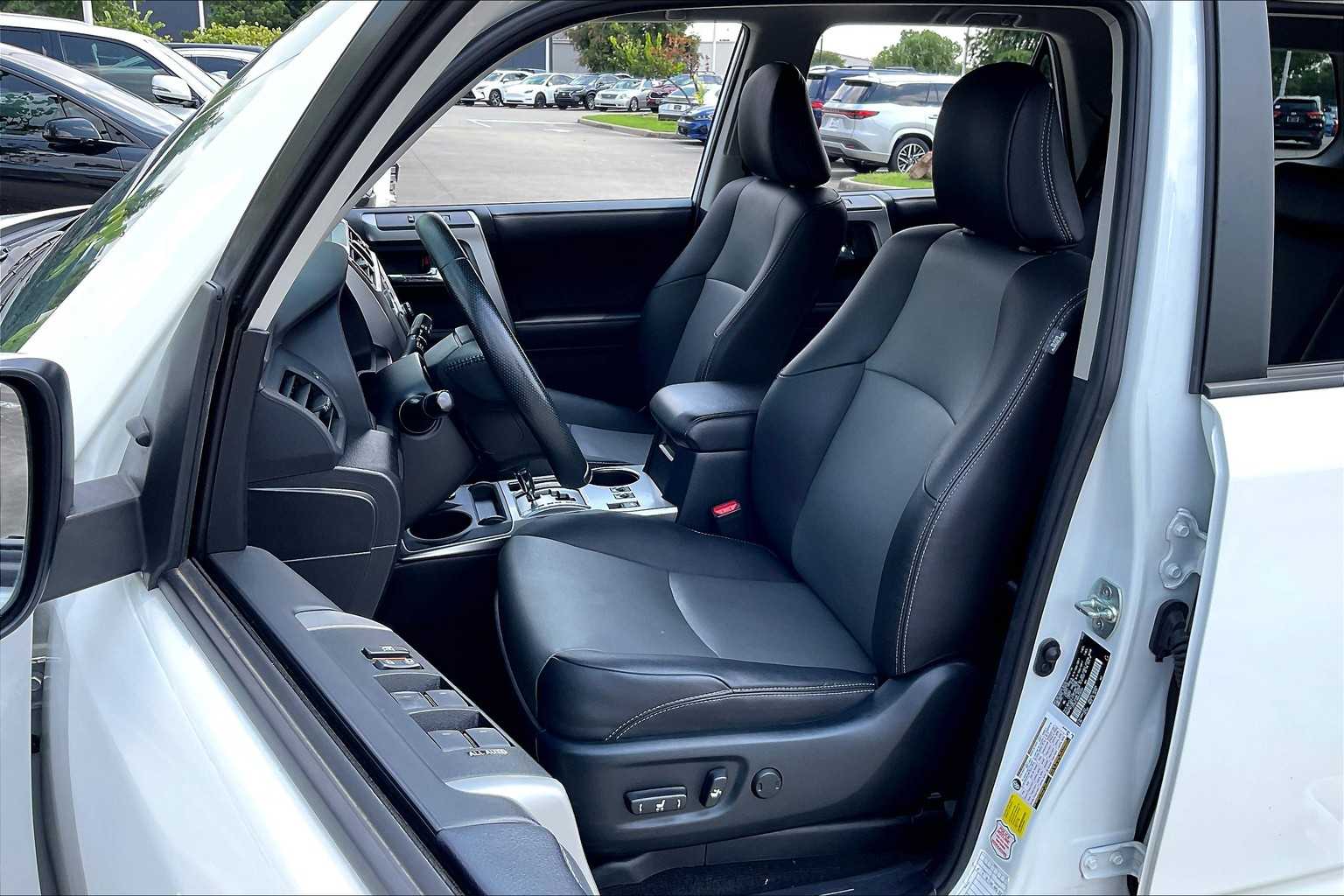 2024 Toyota 4Runner SR5 Premium photo 4
