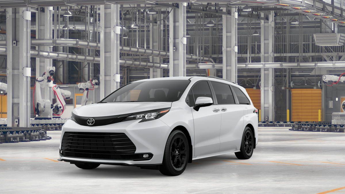 2026 Toyota Sienna Woodland Edition's photo