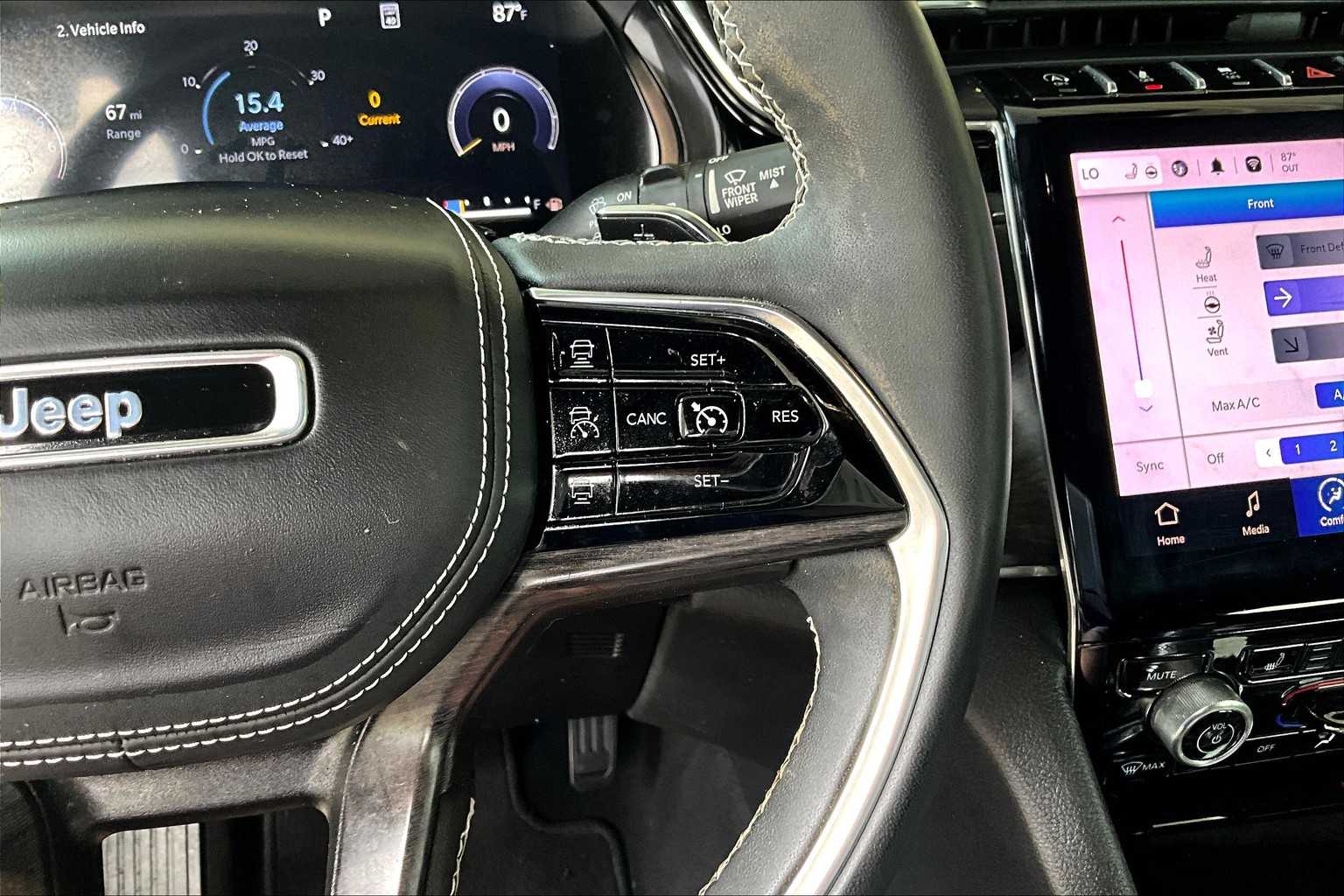 2023 Jeep Grand Cherokee Overland photo 23